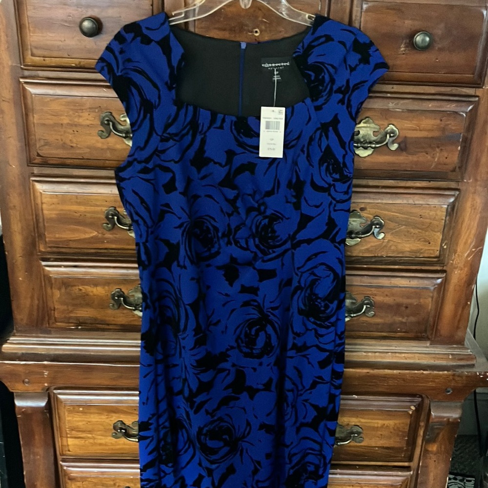 NEW W TAGS WOMENS DRESS, SHORT SLEEVE